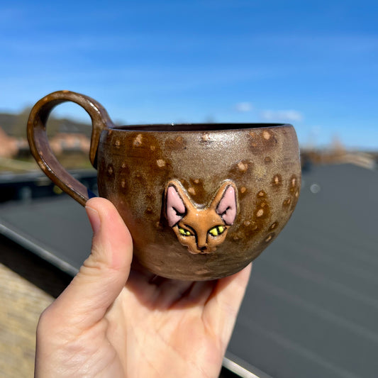 Keramikkop med Sphynks kat