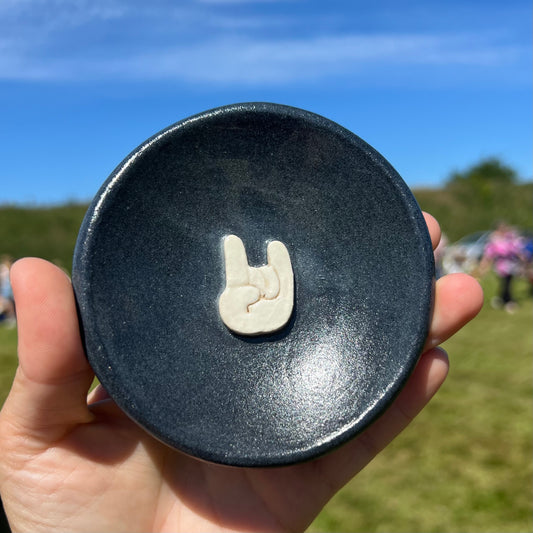 Metalhånd smykkeskål