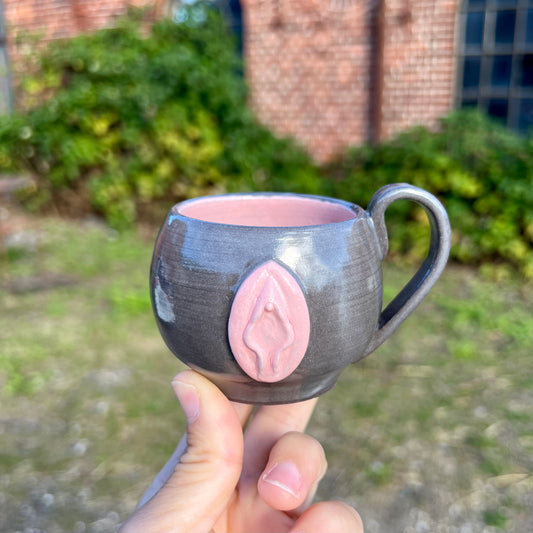 Keramikkop med Vulva2