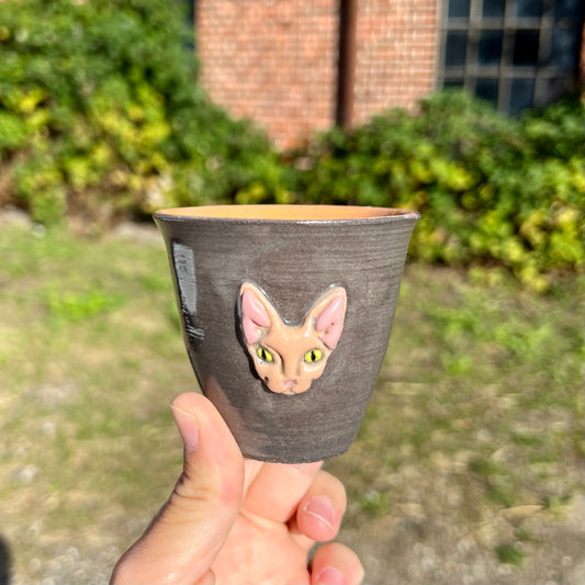 Keramikkop med Sphynks kat