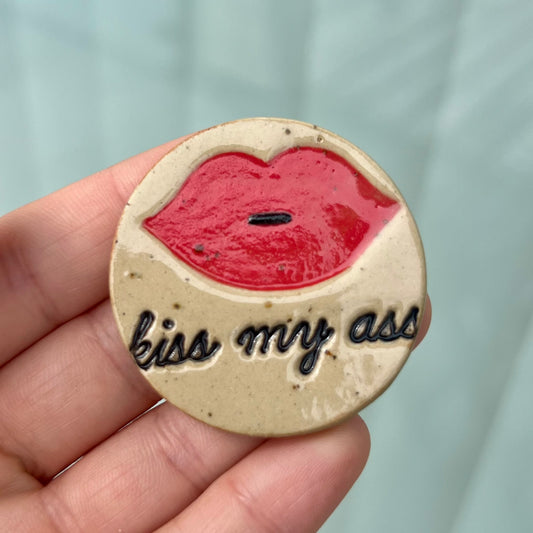 Kiss my… keramikmagnet